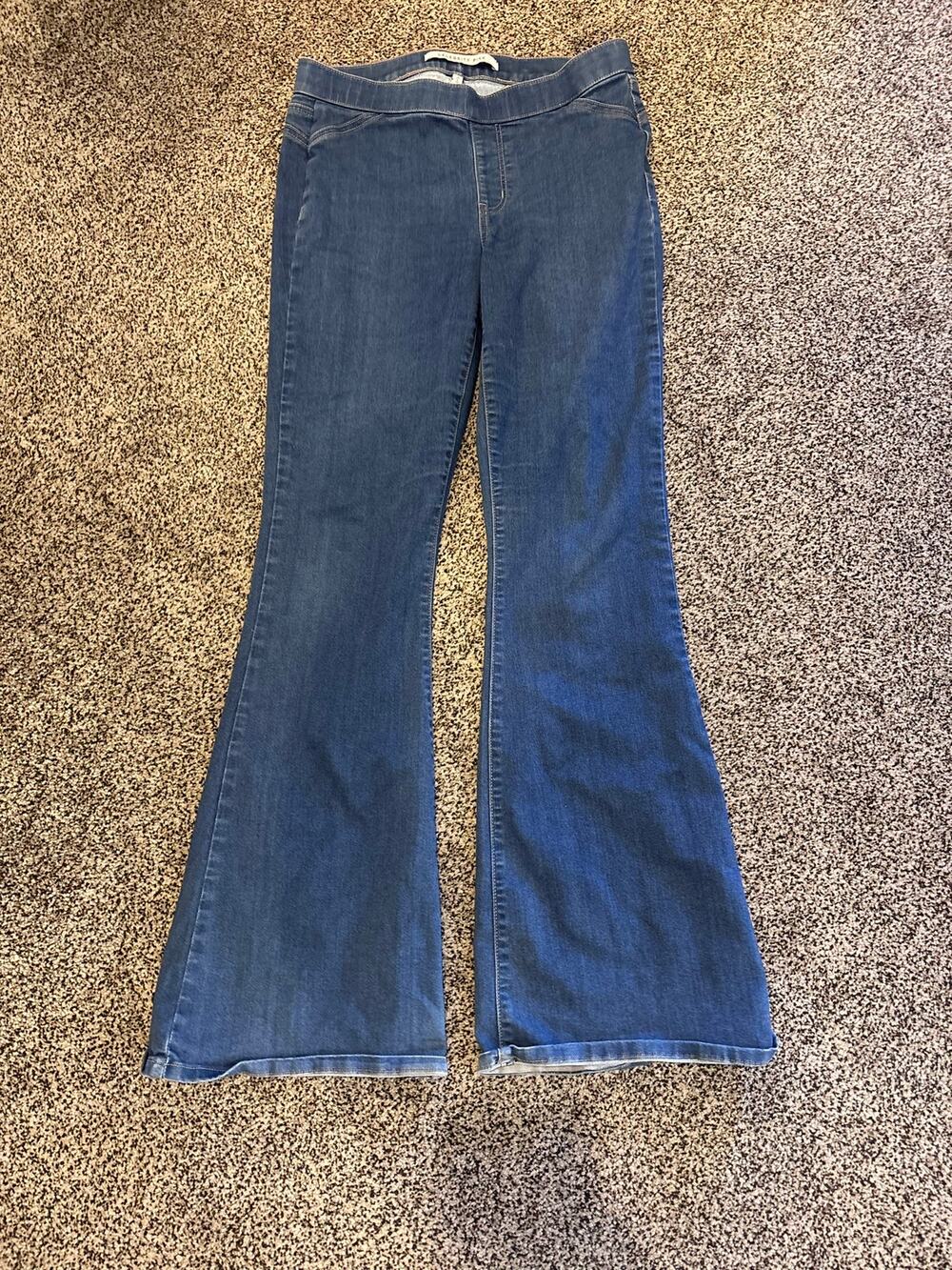Celebrity Pink Pull on Flare Jeans